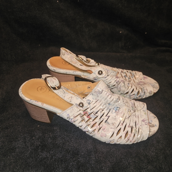 Sz 37 Floral Women's Low Heel Sandals with Buckle - Picture 11 of 14